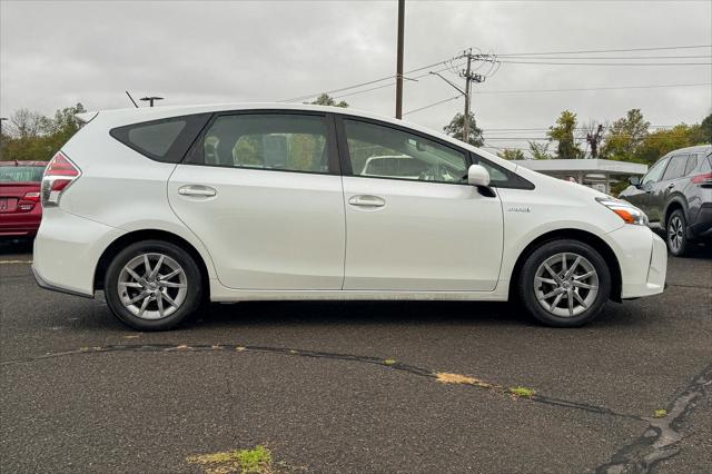 2017 Toyota Prius v Four