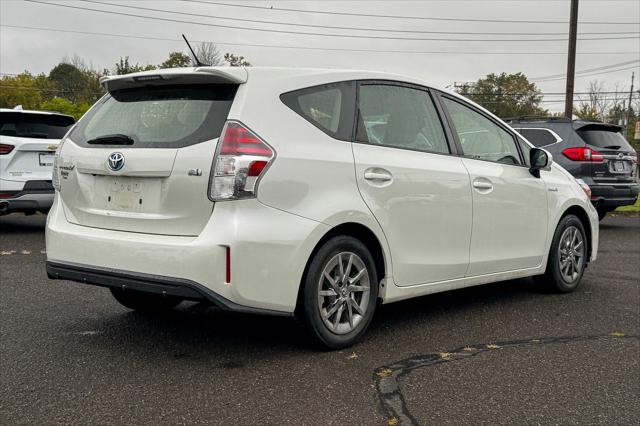 2017 Toyota Prius v Four