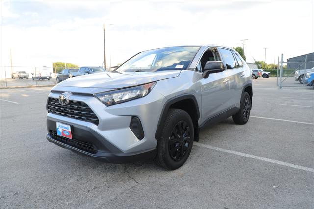 2022 Toyota RAV4 LE 2022 Toyota RAV4 LE