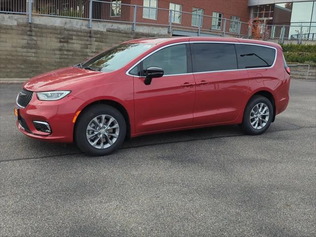 2026 Chrysler Pacifica Select AWD