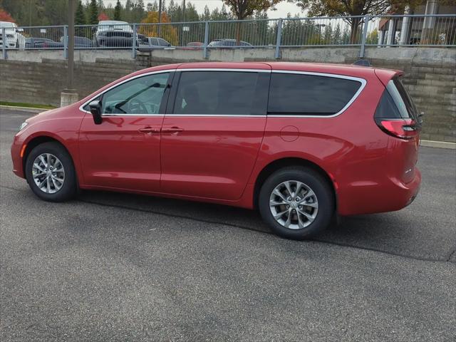 2026 Chrysler Pacifica Select AWD