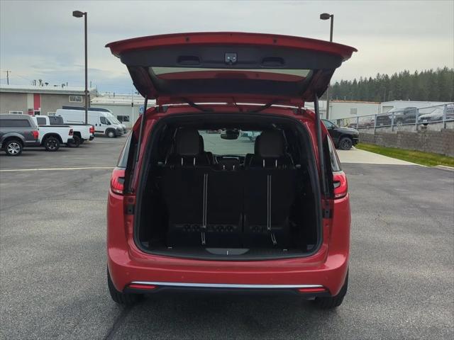2026 Chrysler Pacifica Select AWD
