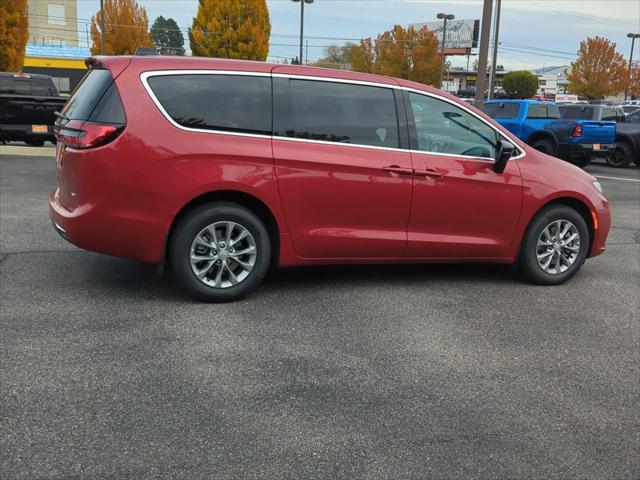 2026 Chrysler Pacifica Select AWD