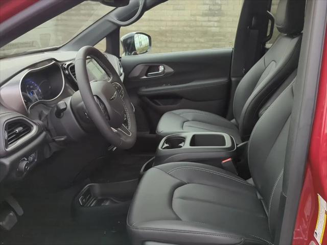 2026 Chrysler Pacifica Select AWD