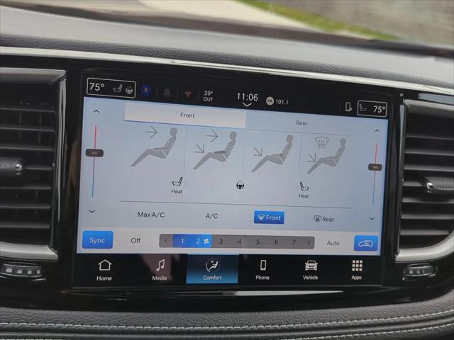 2026 Chrysler Pacifica Select AWD