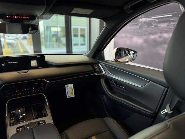 2025 Mazda X-90 Premium Plus Package