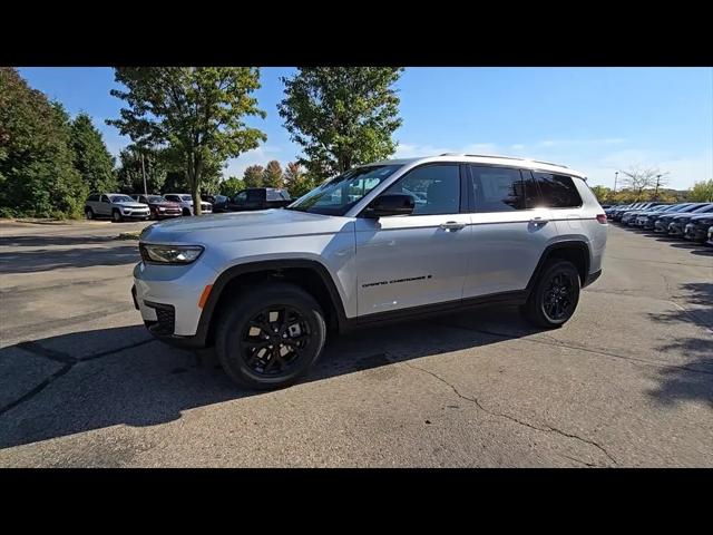 2025 Jeep Grand Cherokee L Altitude 4x4