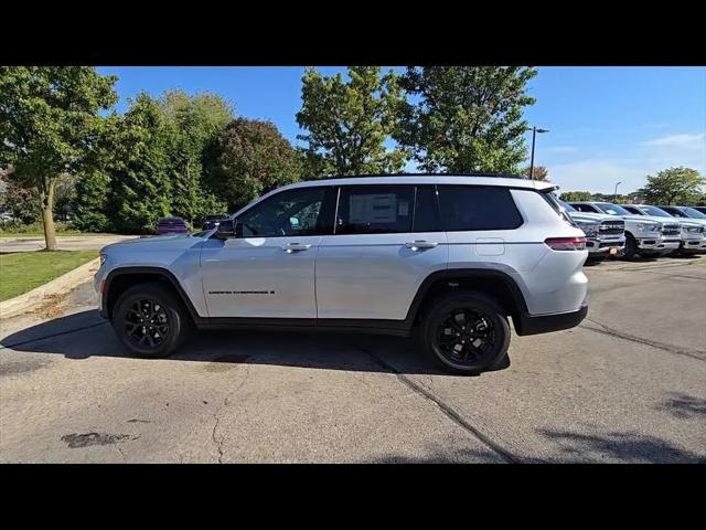 2025 Jeep Grand Cherokee L Altitude 4x4