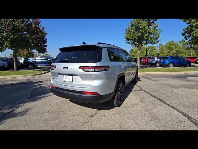 2025 Jeep Grand Cherokee L Altitude 4x4