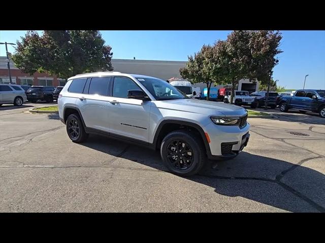 2025 Jeep Grand Cherokee L Altitude 4x4
