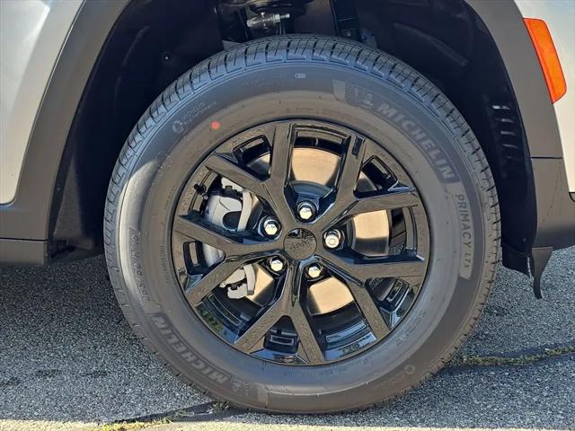 2025 Jeep Grand Cherokee L Altitude 4x4