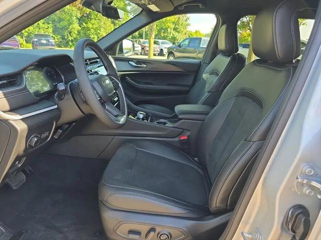 2025 Jeep Grand Cherokee L Altitude 4x4