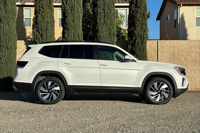 2026 Volkswagen Atlas SE with Technology