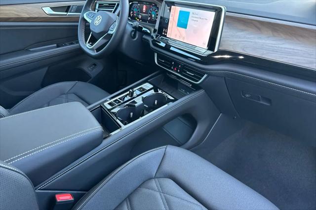 2026 Volkswagen Atlas SE with Technology