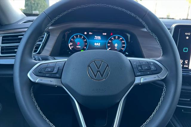 2026 Volkswagen Atlas SE with Technology
