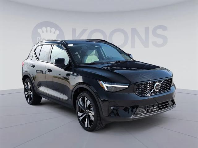 2026 Volvo XC40 Ultra, B5 AWD Gas (mild hybrid), Dark