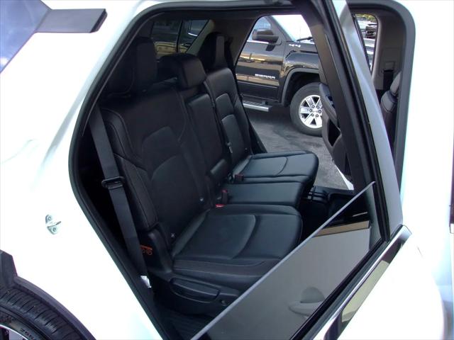 2024 Nissan Pathfinder SL 4WD
