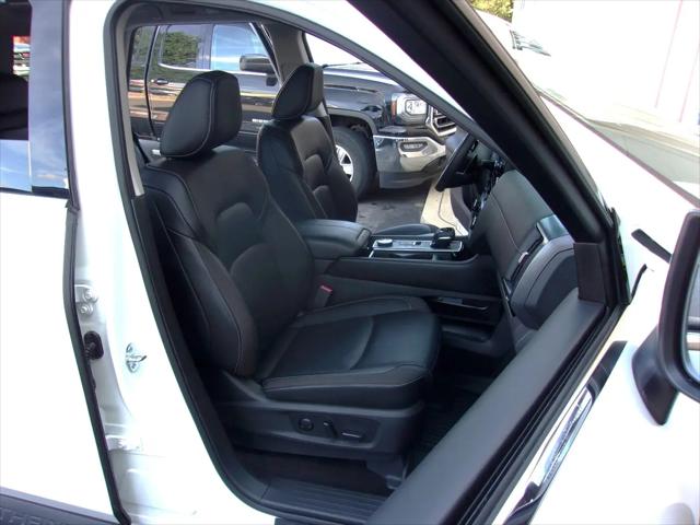 2024 Nissan Pathfinder SL 4WD
