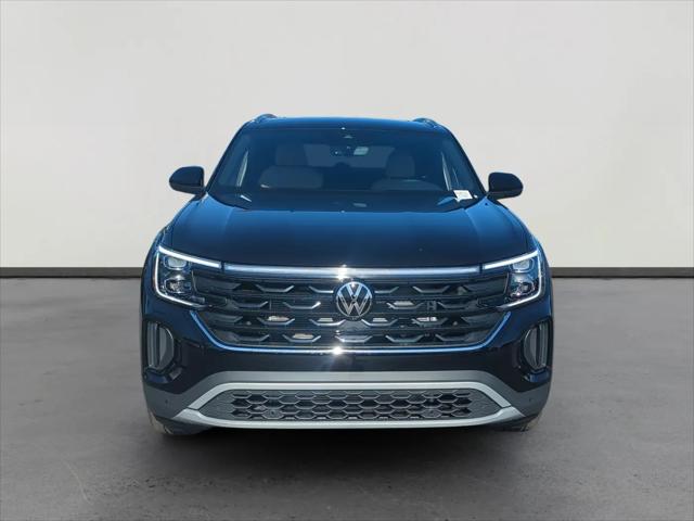 2026 Volkswagen Atlas Cross Sport SE with Technology