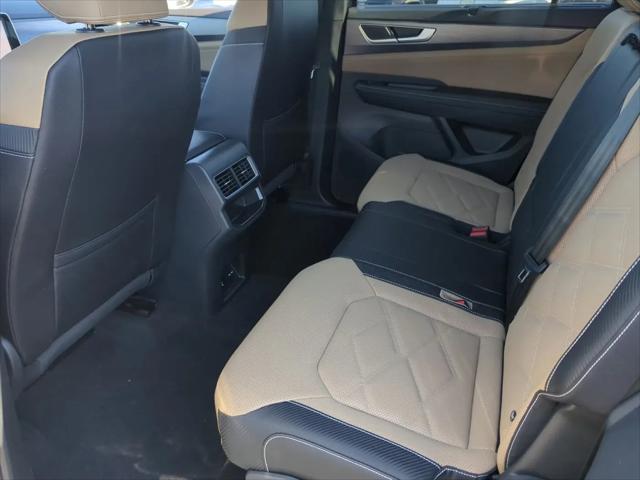 2026 Volkswagen Atlas Cross Sport SE with Technology