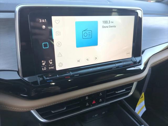 2026 Volkswagen Atlas Cross Sport SE with Technology