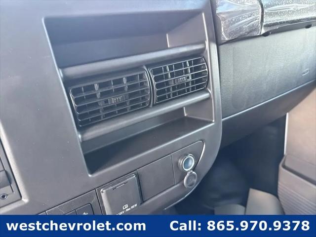 2025 Chevrolet Express Cargo Van RWD 2500 Regular Wheelbase WT