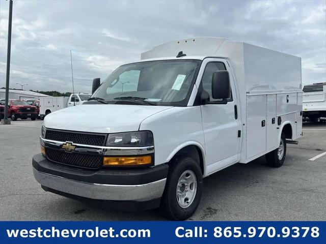 2025 Chevrolet Express Cutaway Work Van