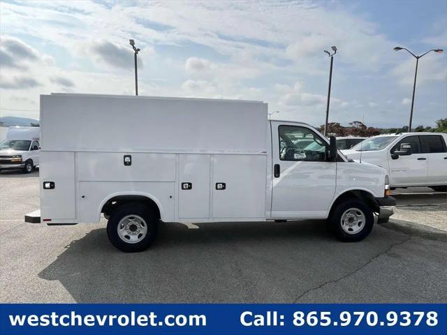 2025 Chevrolet Express Cutaway Work Van