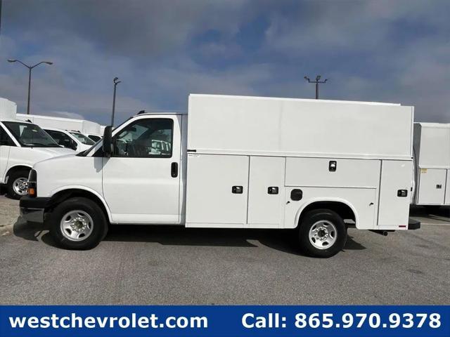 2025 Chevrolet Express Cutaway Work Van