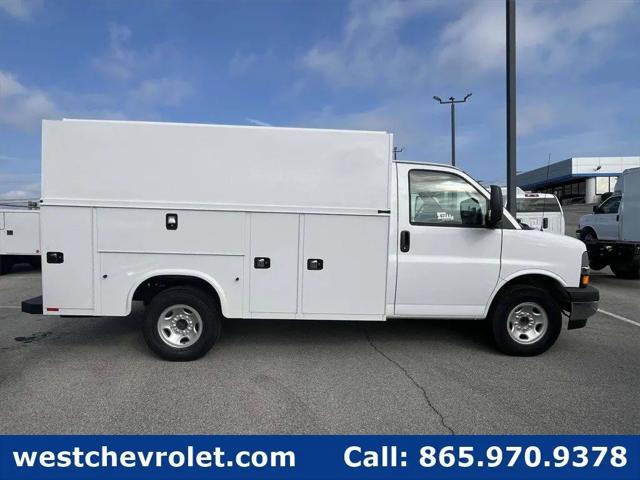 2025 Chevrolet Express Cutaway Work Van