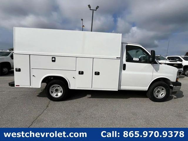 2025 Chevrolet Express Cutaway Work Van