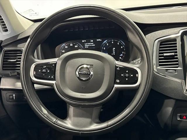 2022 Volvo XC90 T5 Momentum 7 Passenger
