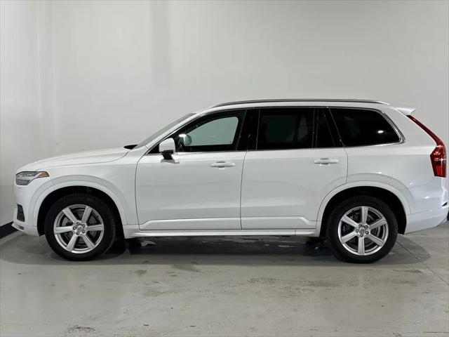 2022 Volvo XC90 T5 Momentum 7 Passenger
