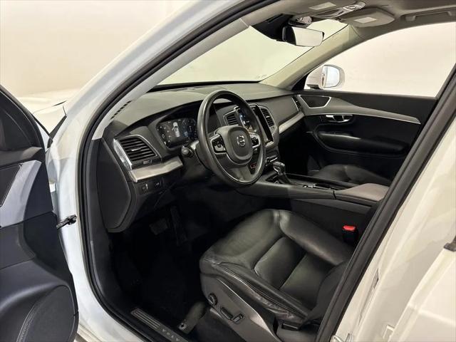 2022 Volvo XC90 T5 Momentum 7 Passenger