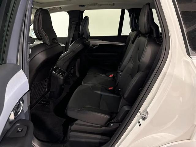 2022 Volvo XC90 T5 Momentum 7 Passenger