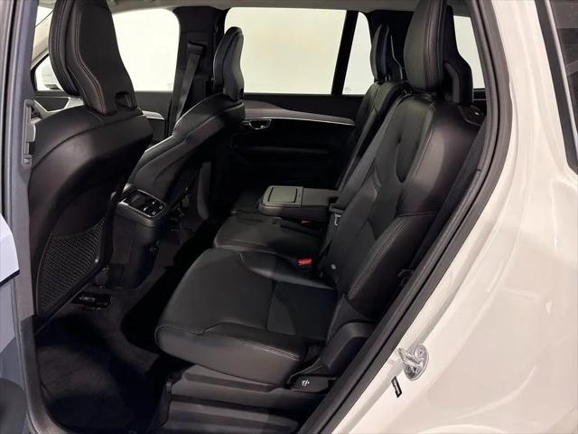 2022 Volvo XC90 T5 Momentum 7 Passenger