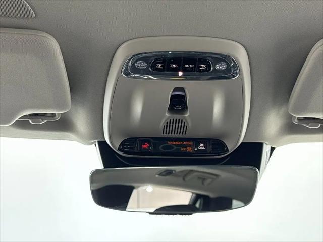 2022 Volvo XC90 T5 Momentum 7 Passenger