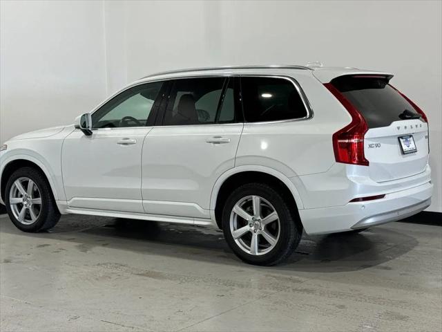 2022 Volvo XC90 T5 Momentum 7 Passenger