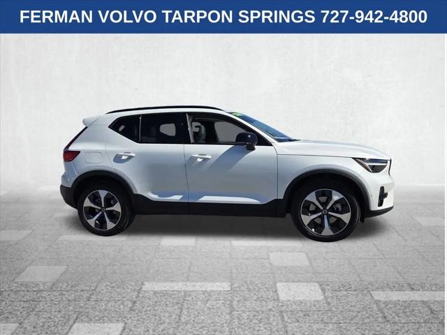 2026 Volvo XC40 Plus, B5 AWD Gas (mild hybrid), Dark