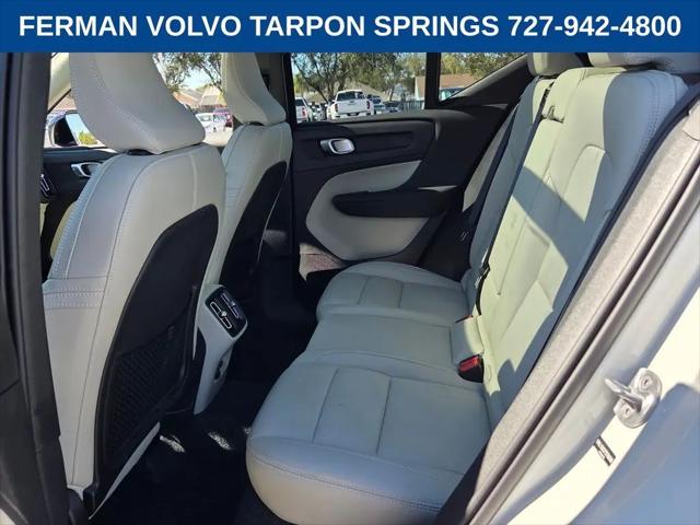 2026 Volvo XC40 Plus, B5 AWD Gas (mild hybrid), Dark