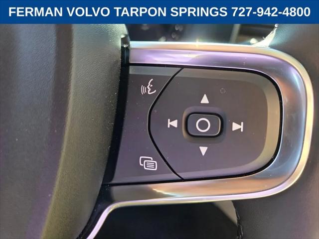 2026 Volvo XC40 Plus, B5 AWD Gas (mild hybrid), Dark