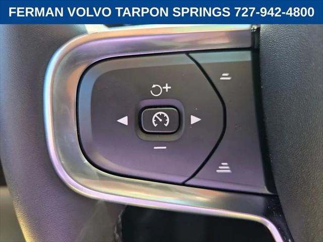 2026 Volvo XC40 Plus, B5 AWD Gas (mild hybrid), Dark