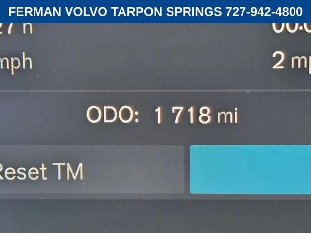 2026 Volvo XC40 Plus, B5 AWD Gas (mild hybrid), Dark