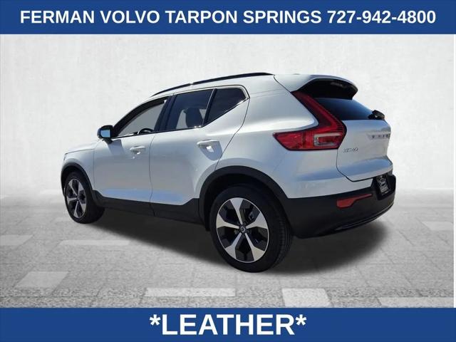 2026 Volvo XC40 Plus, B5 AWD Gas (mild hybrid), Dark