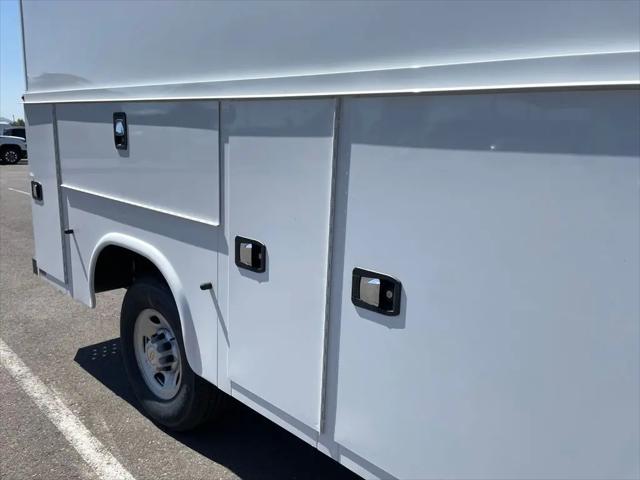 2025 Chevrolet Express Cutaway Work Van