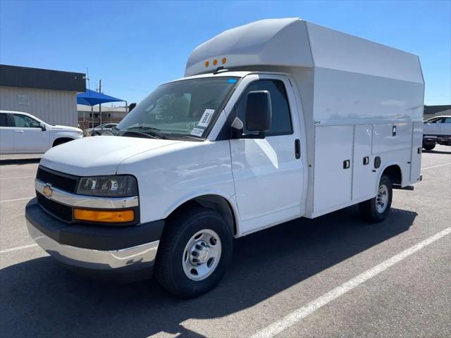 2025 Chevrolet Express Cutaway Work Van