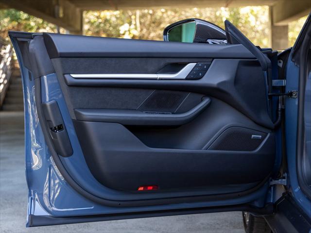 2025 Porsche Taycan Turbo GT w/Weissach Package