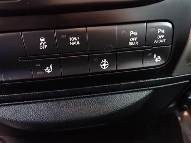 2018 RAM 1500 Big Horn Crew Cab 4x4 57 Box 2018 RAM 1500 Big Horn Crew Cab 4x4 57 Box