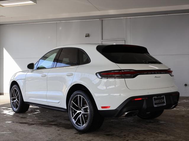 2025 Porsche Macan 