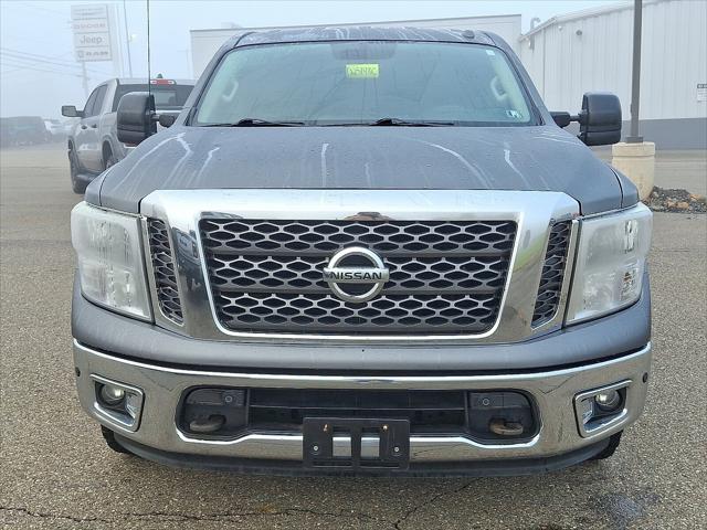 2017 Nissan TITAN SV